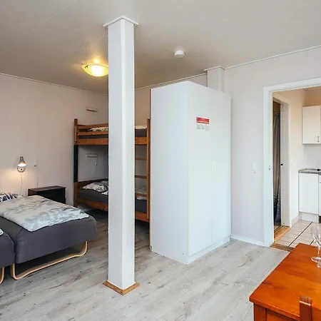 4 Person In Højer